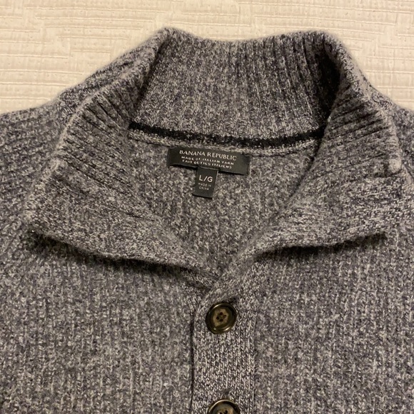 Banana Republic pullover - Picture 2 of 4